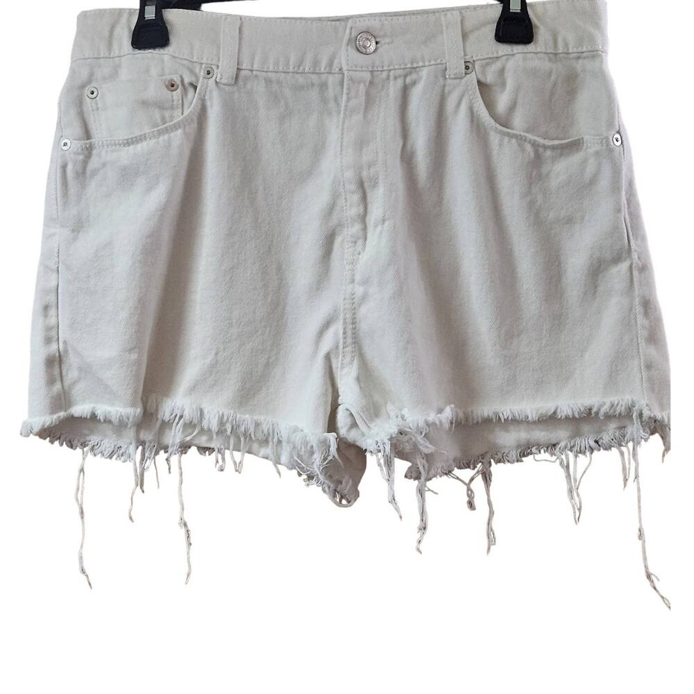 White Cut Off Distressed Jean Shores Size 8